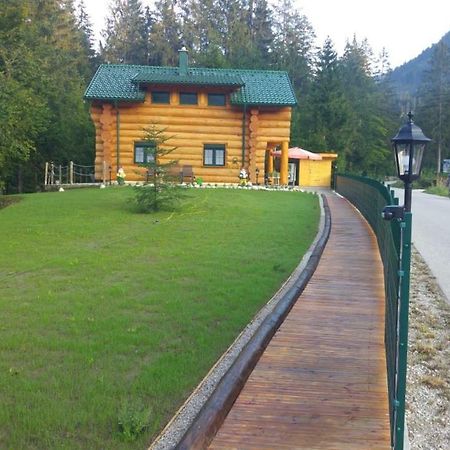 Ferienwohnungen Blockhaus - Zwergenhaeusl Gruenau Im Almtal Luaran gambar